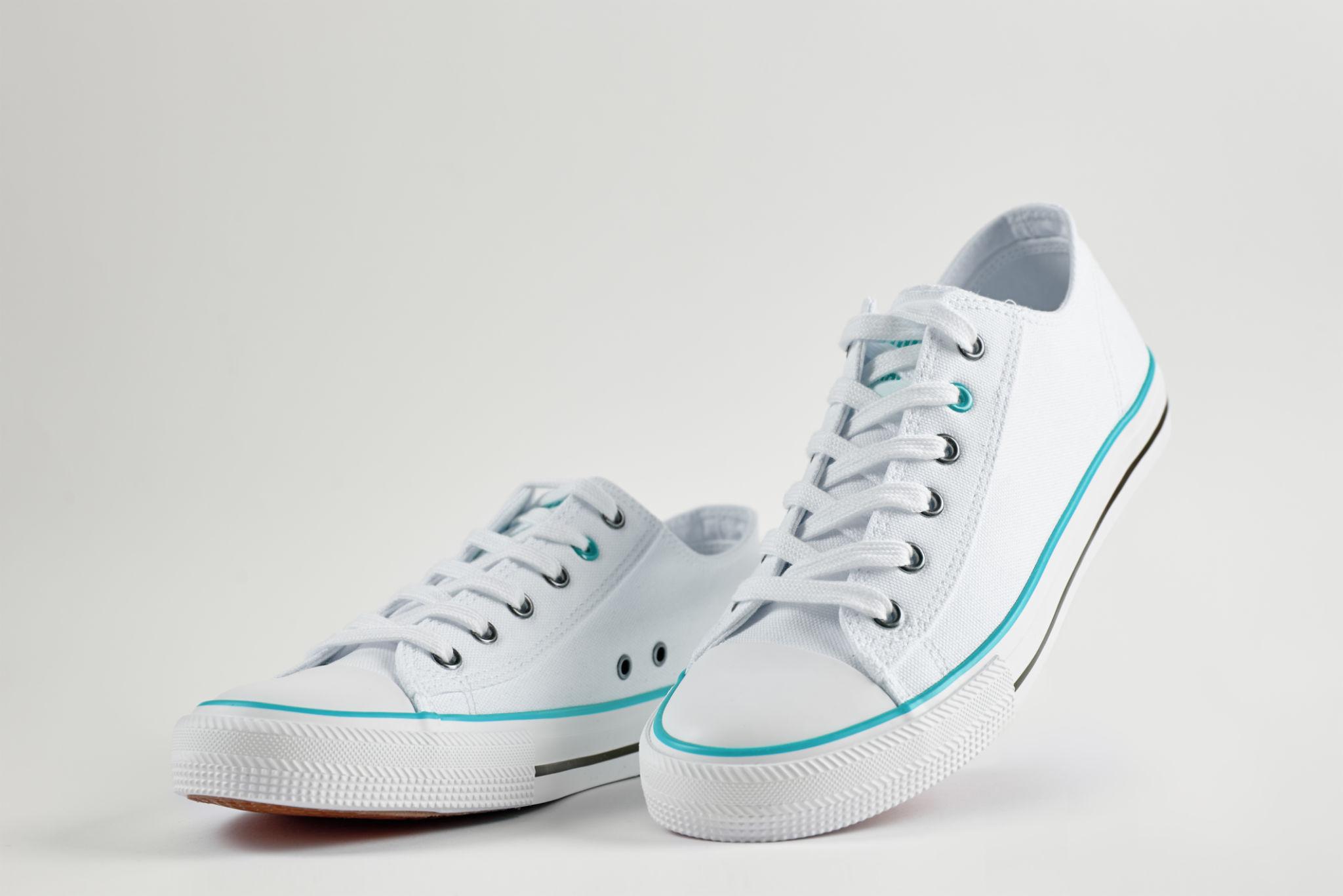 Classic White Casual Sneakers (Unisex)